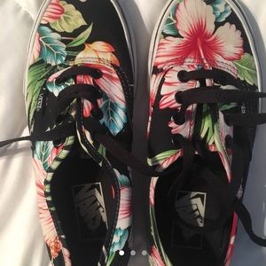 Vans Hawaiian style shoes